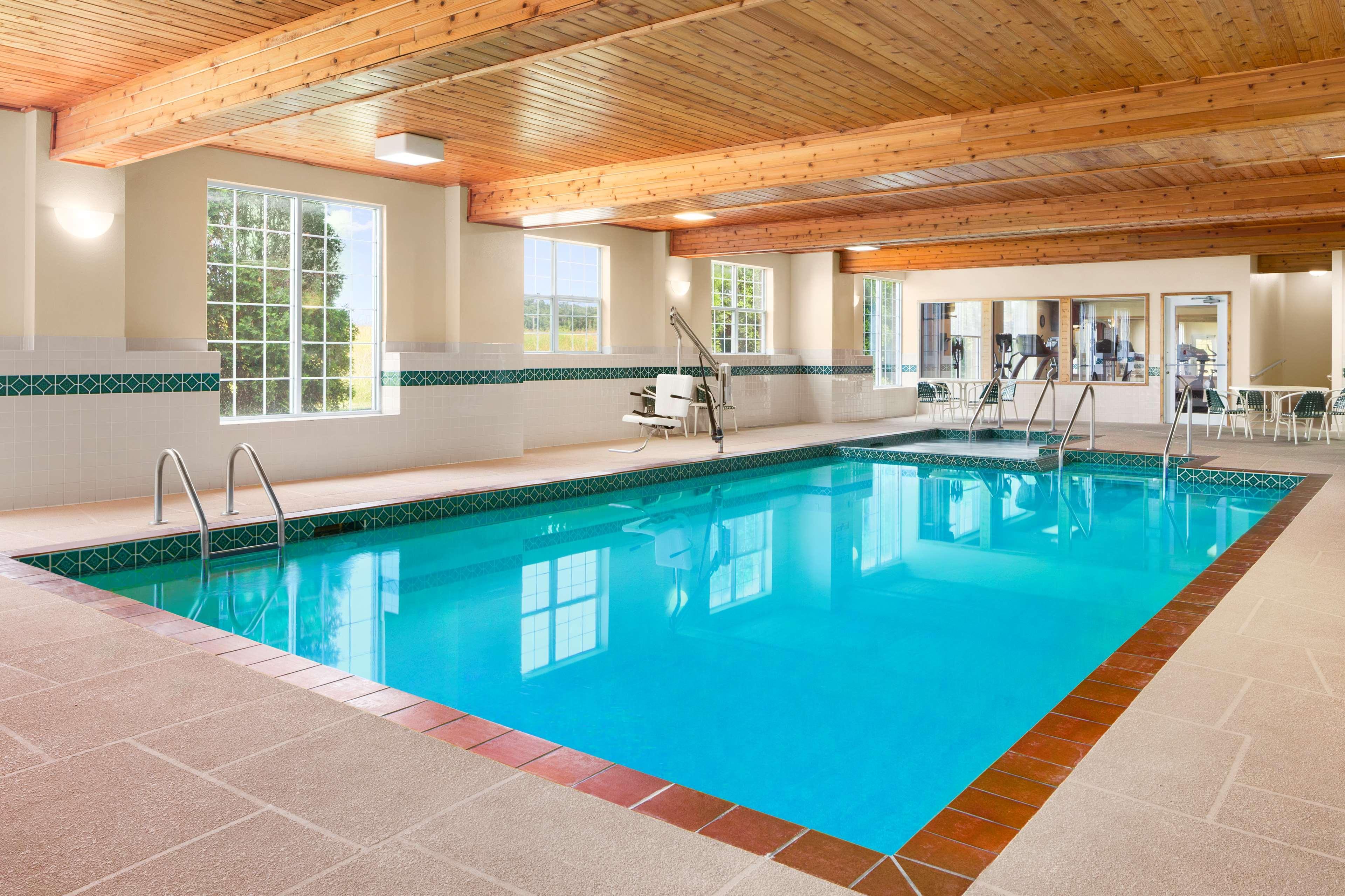 Country Inn & Suites By Radisson Kenosha - Pleasant Prairie Bagian luar foto