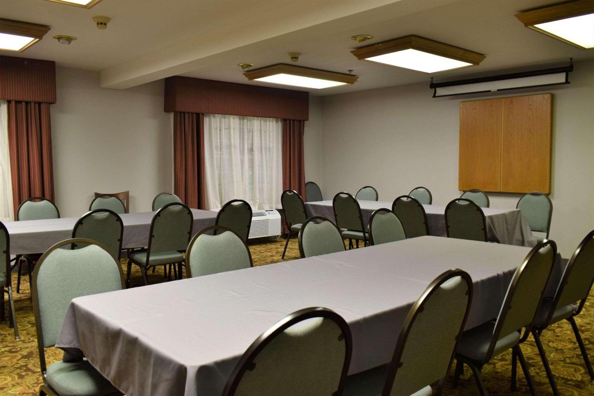 Country Inn & Suites By Radisson Kenosha - Pleasant Prairie Bagian luar foto