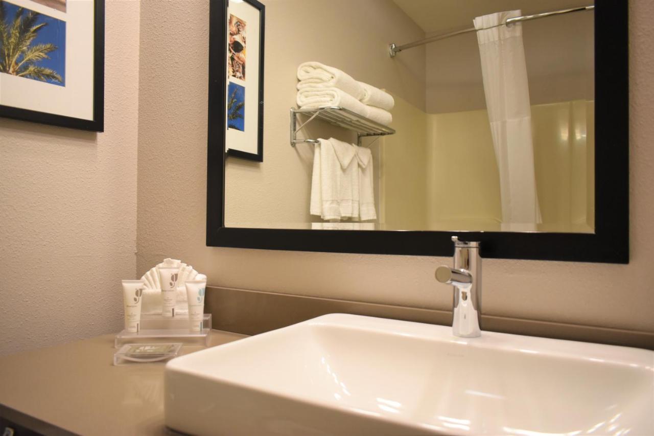 Country Inn & Suites By Radisson Kenosha - Pleasant Prairie Bagian luar foto